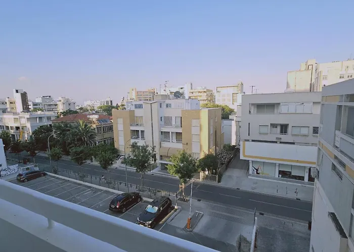 Life Ii ניקוסיה